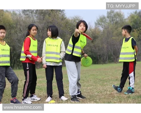 深圳飞盘队与重庆飞盘队赛后复盘分析意识碰撞与战术思考