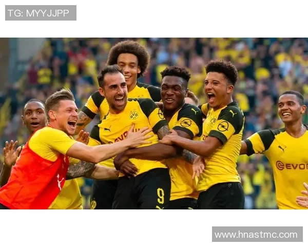 普马斯与艾特莱的精彩对决揭示了足球战术的魅力与团队合作的重要性